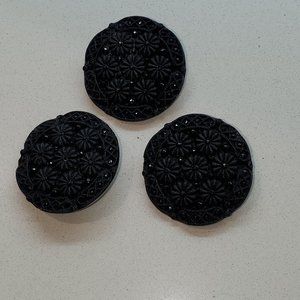 3 TRUE VINTAGE BUTTONS